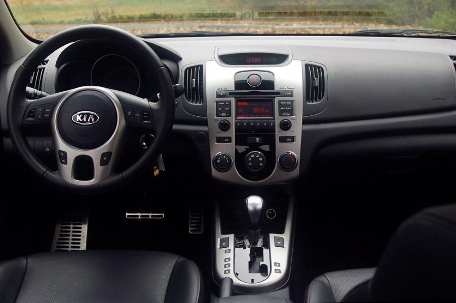  Kia Forte SX 2010 года  (фото 29 из 48)